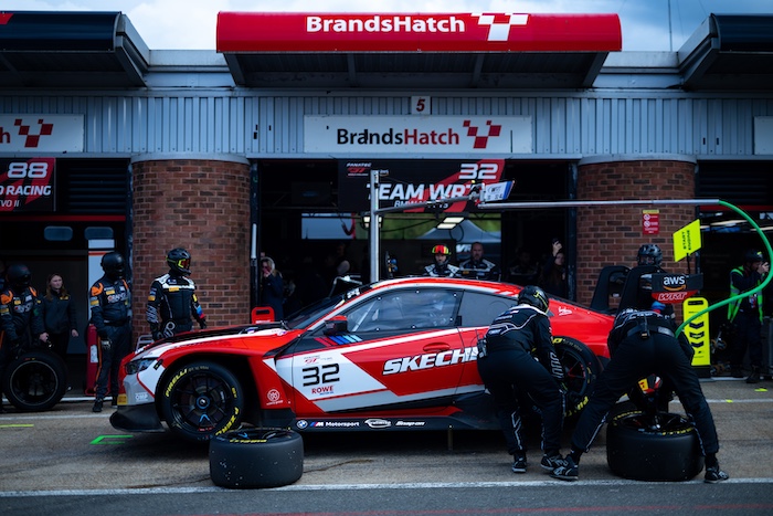 Winst, podiums en snelste pitstop voor Team WRT op Brands Hatch