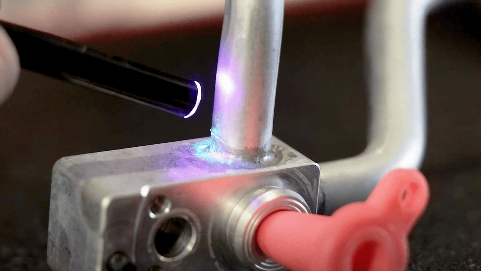 Efficiënte lekdetectie met Snap-on High-Definition UV camera