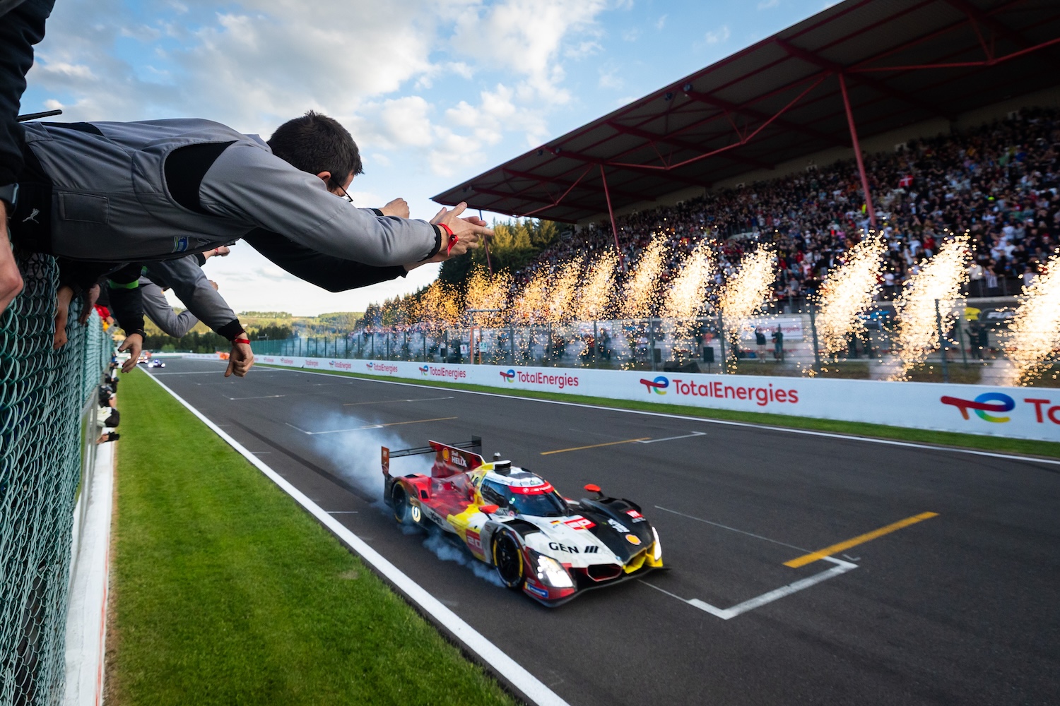 BMW M Team WRT pakt historische 1-2 bij 6 Hours of Spa